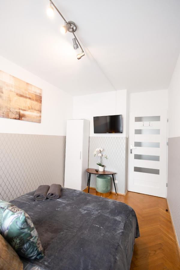 Clicktheflat Stawki Apart Rooms Варшава Экстерьер фото