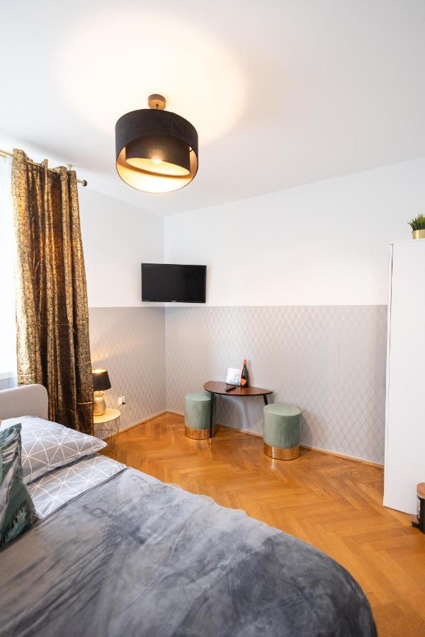 Clicktheflat Stawki Apart Rooms Варшава Экстерьер фото